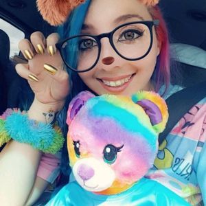 Meet your Posher, Fina